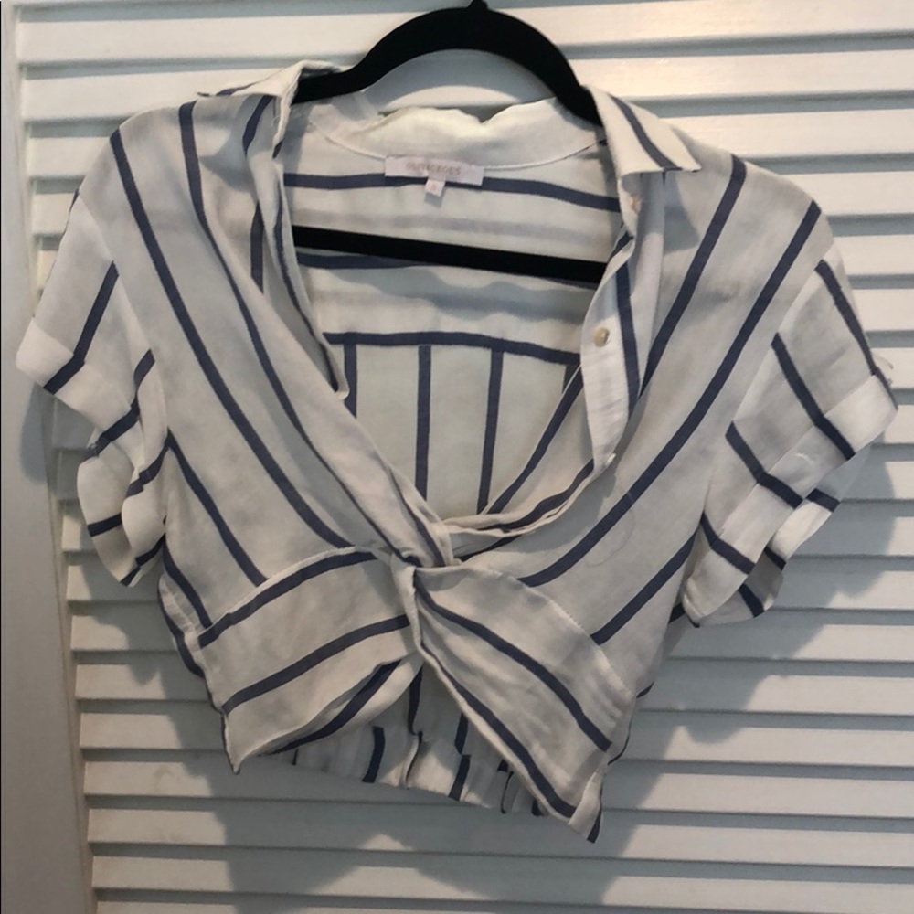 Olivaceous Button up crop top